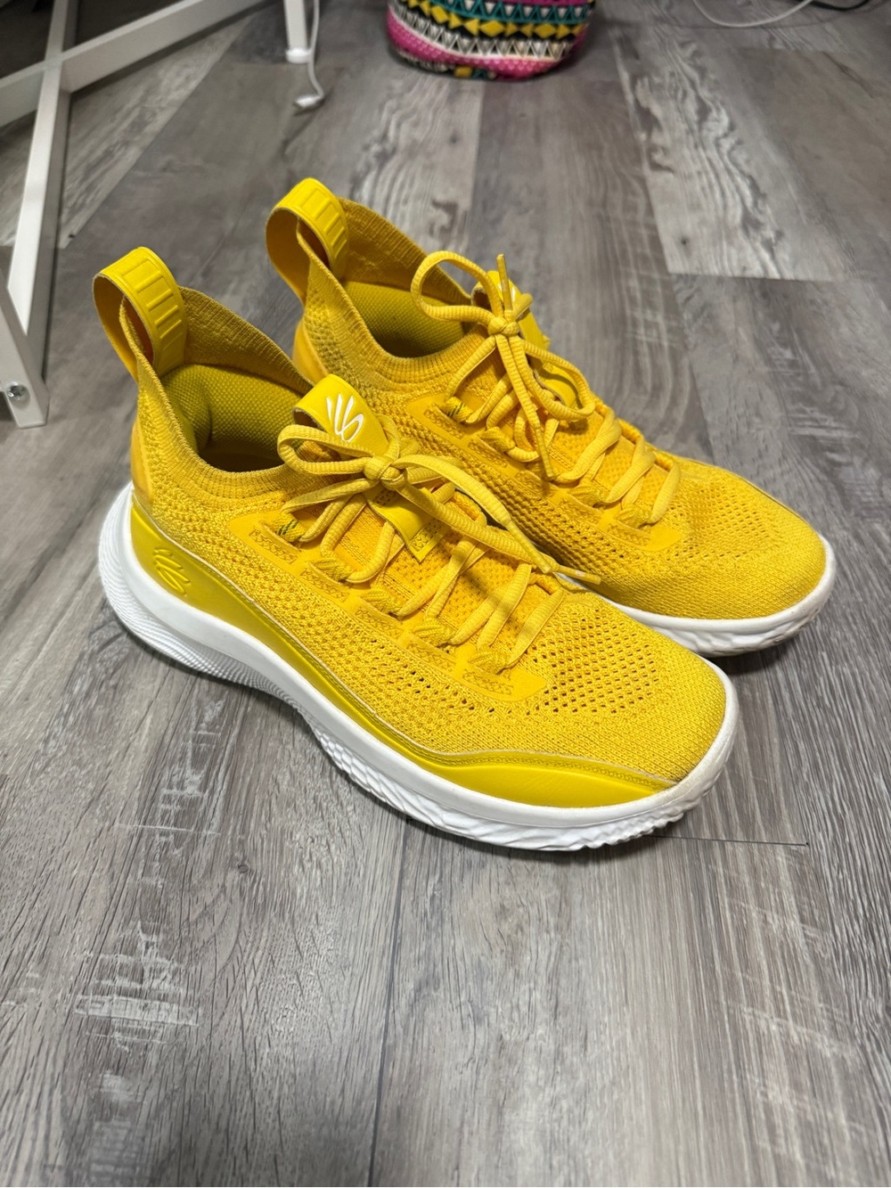 Curry flow 8 basketball shoes